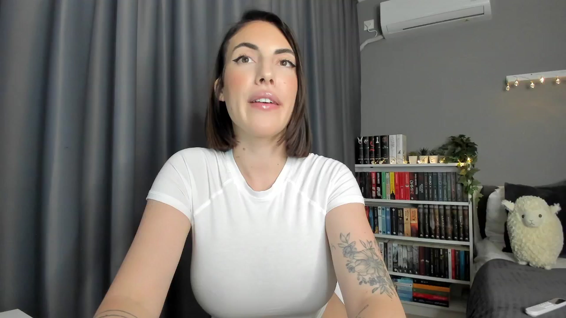 Gallery image thumbnail from BlossomBae's myfreecams stream on, 08/08/2025, 18:44 image 19 of 20