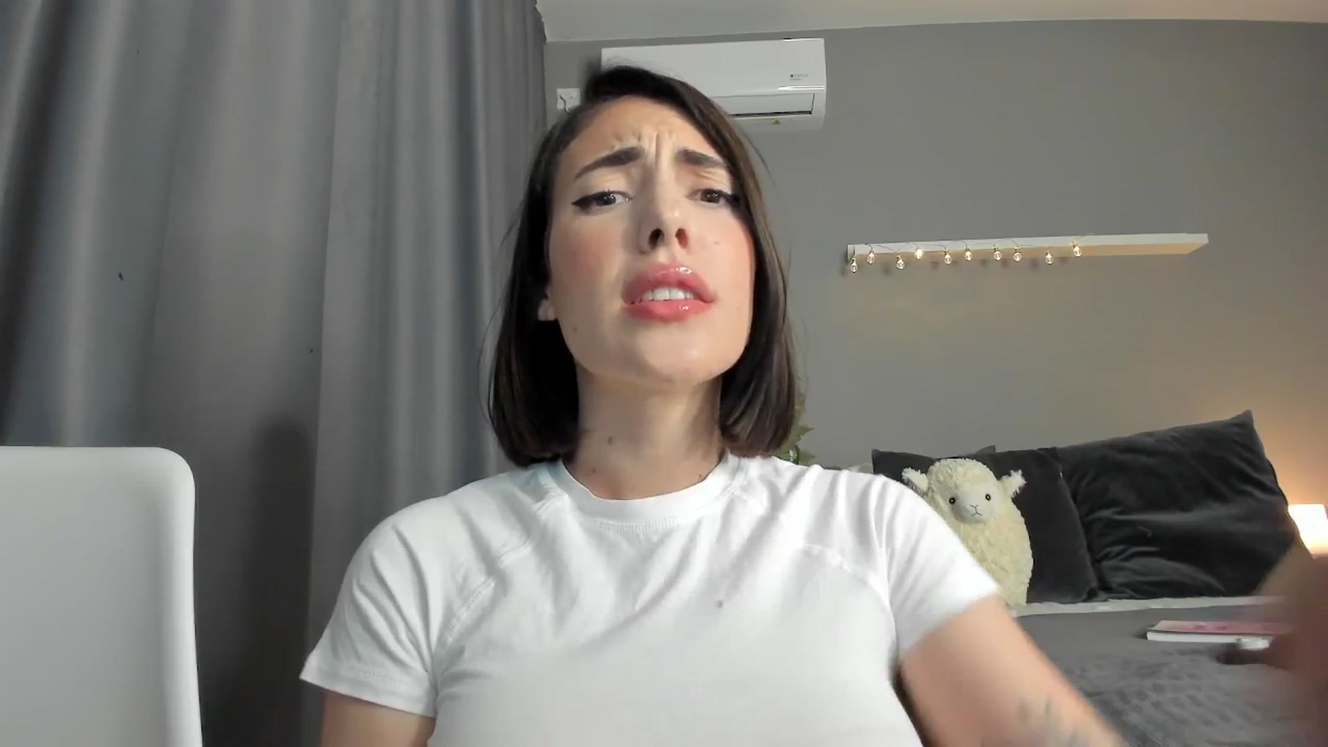 Gallery image thumbnail from BlossomBae's myfreecams stream on, 08/08/2025, 20:03 image 10 of 20