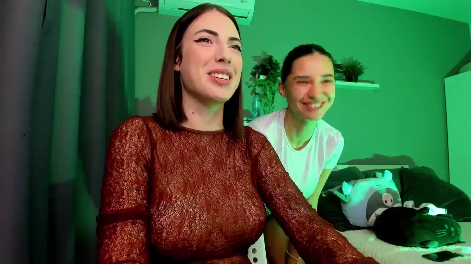 Gallery image thumbnail from BlossomBae's myfreecams stream on, 11/02/2025, 18:07 image 2 of 20