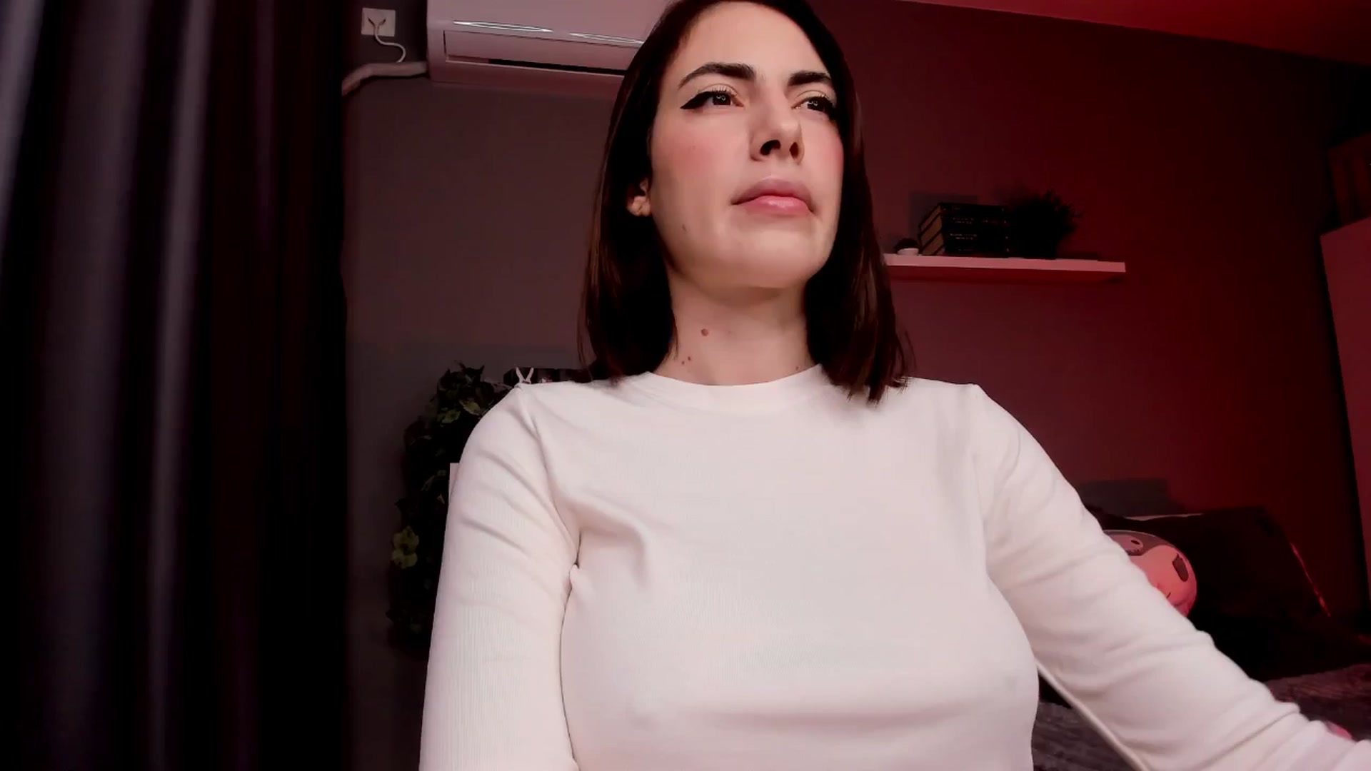 Gallery image thumbnail from BlossomBae's myfreecams stream on, 11/19/2025, 17:47 image 12 of 20