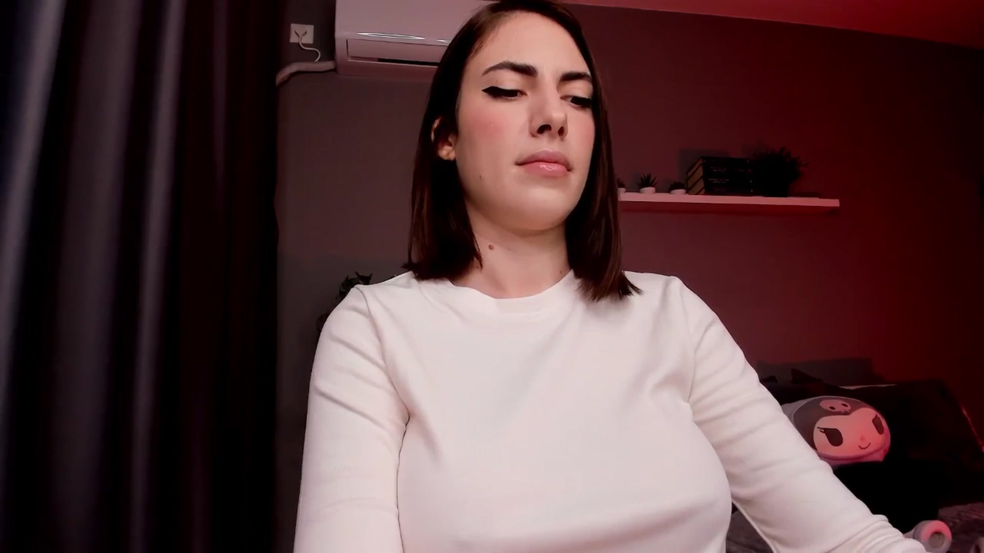 Gallery image thumbnail from BlossomBae's myfreecams stream on, 11/19/2025, 18:34 image 17 of 20