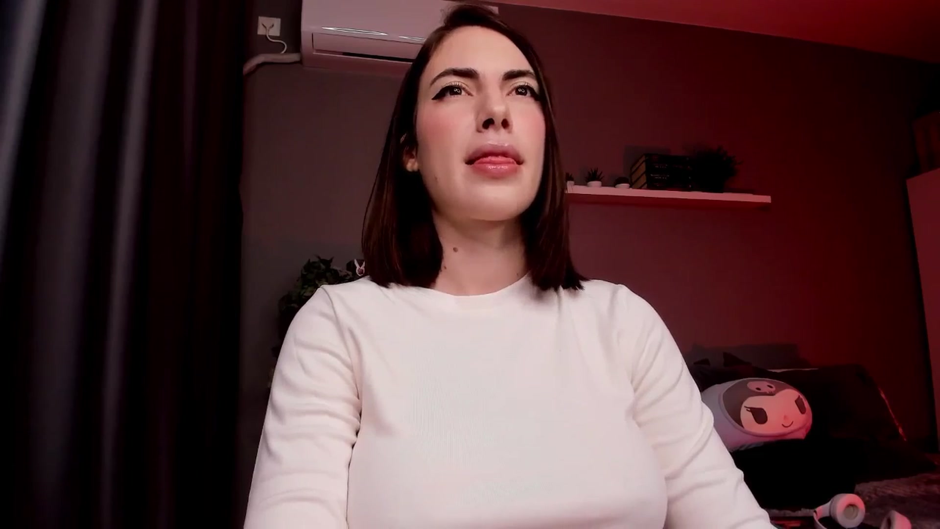 Gallery image thumbnail from BlossomBae's myfreecams stream on, 11/19/2025, 18:34 image 10 of 20
