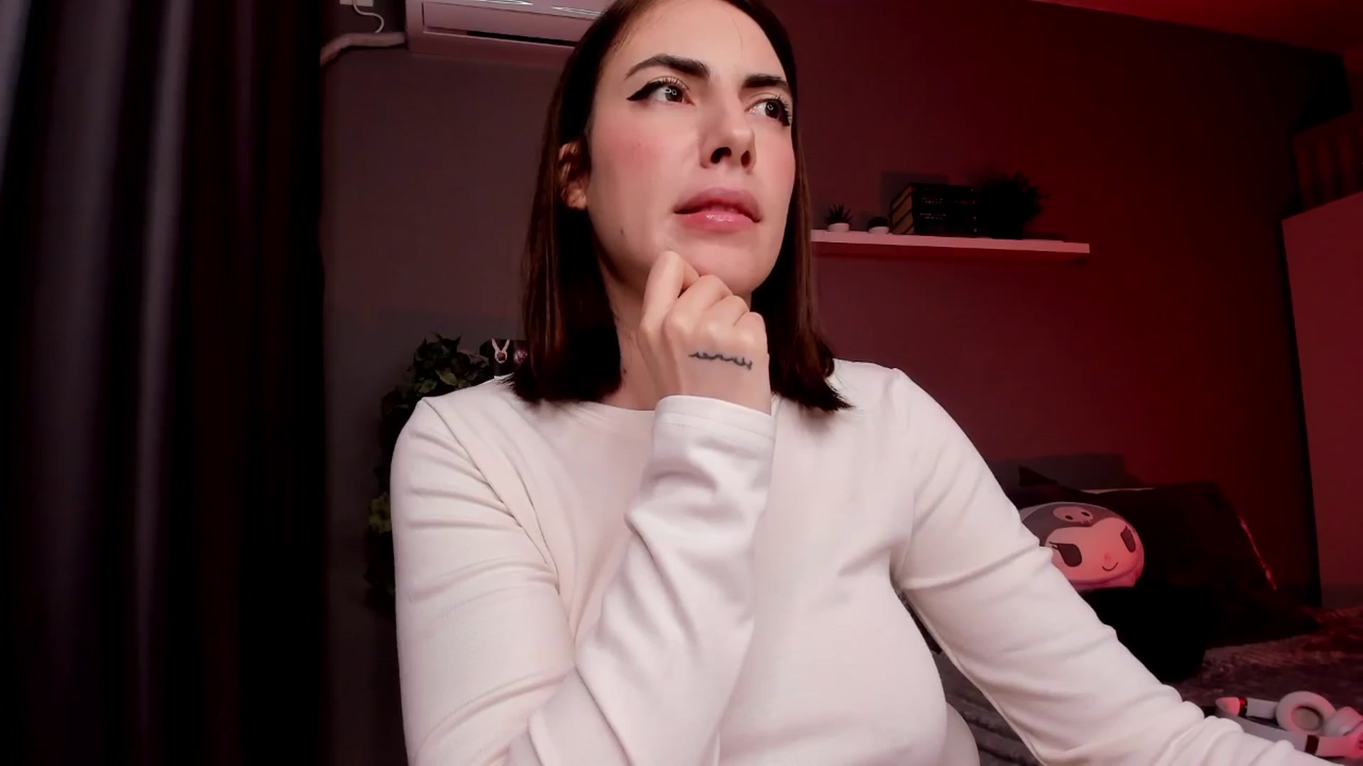 Gallery image thumbnail from BlossomBae's myfreecams stream on, 11/19/2025, 21:13 image 7 of 20
