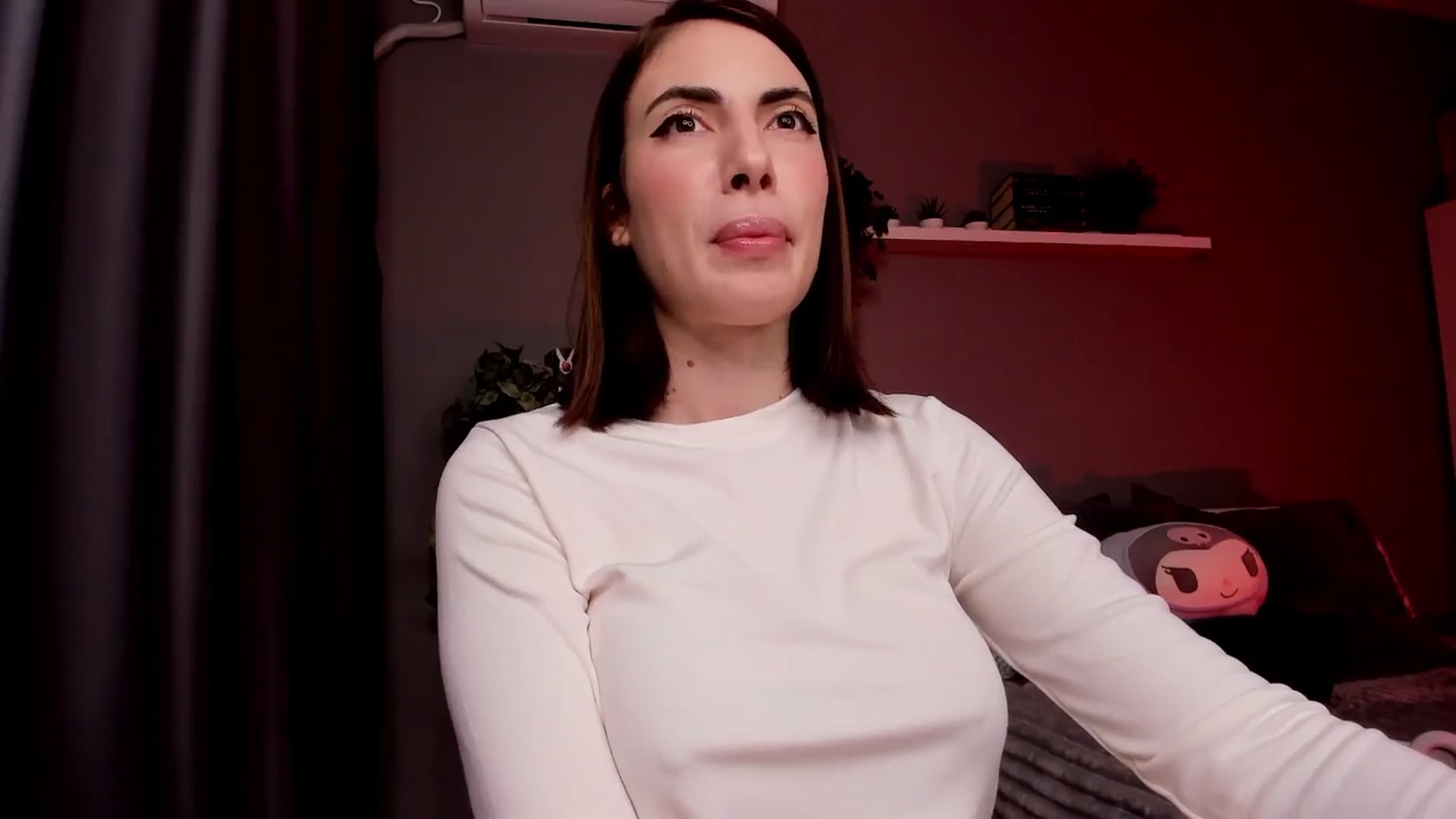 Gallery image thumbnail from BlossomBae's myfreecams stream on, 11/19/2025, 21:13 image 2 of 20