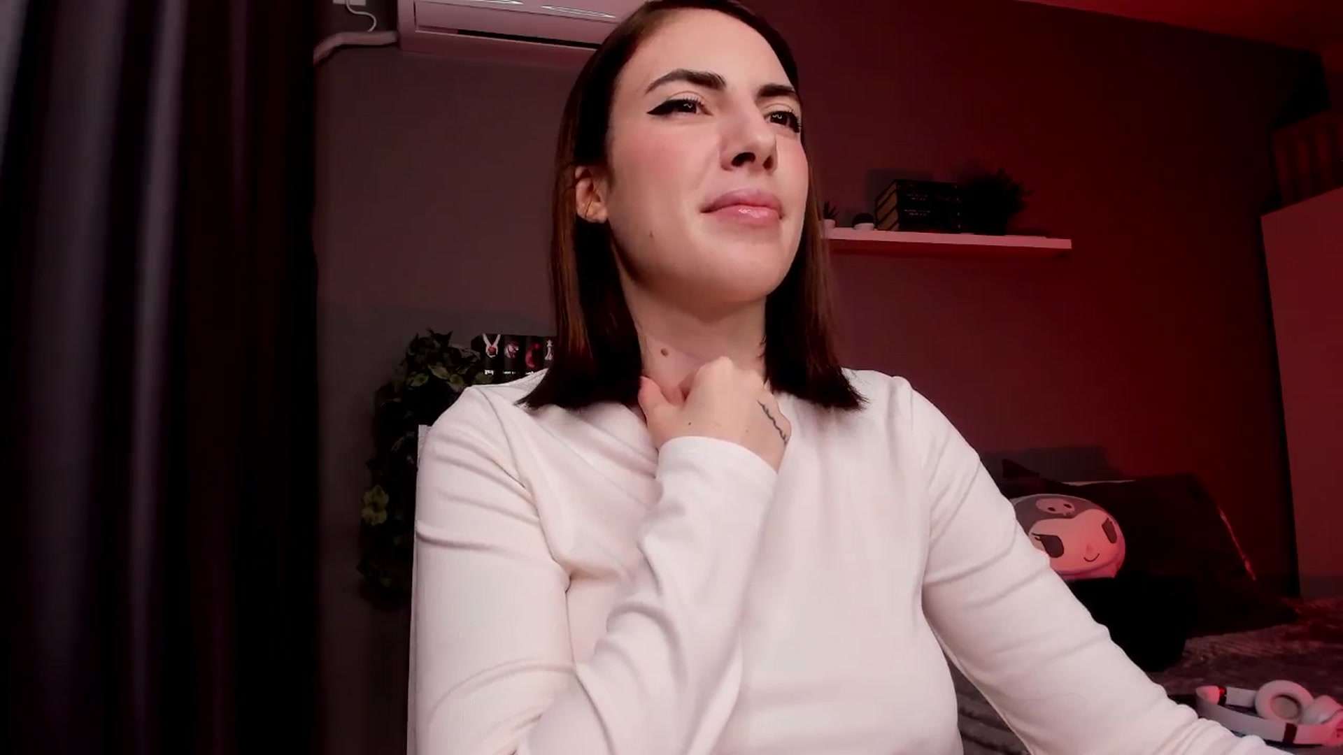 Gallery image thumbnail from BlossomBae's myfreecams stream on, 11/19/2025, 21:13 image 10 of 20