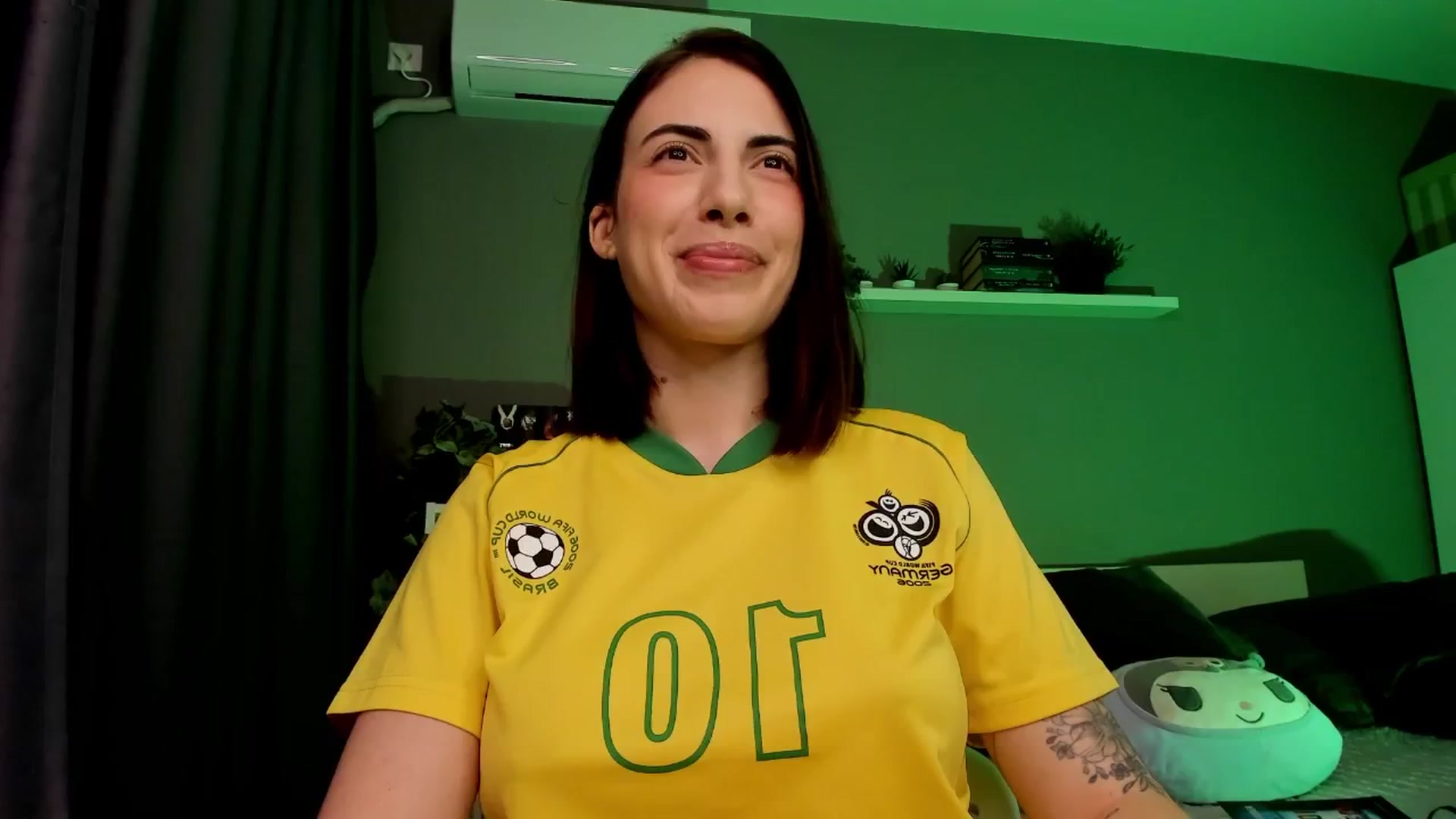 Gallery image thumbnail from BlossomBae's myfreecams stream on, 11/28/2025, 18:19 image 20 of 20