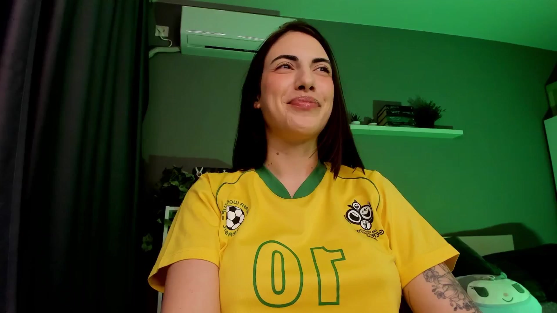 Gallery image thumbnail from BlossomBae's myfreecams stream on, 11/28/2025, 18:19 image 10 of 20