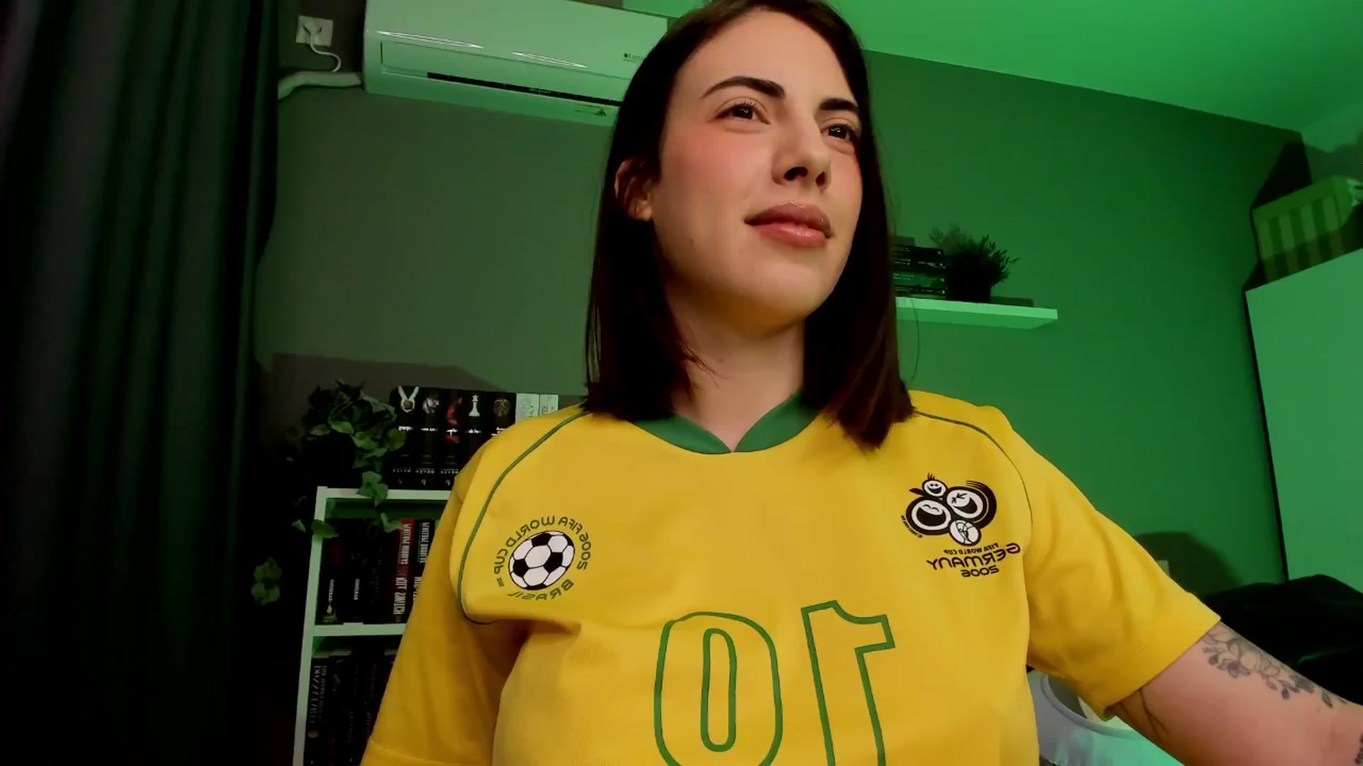 Gallery image thumbnail from BlossomBae's myfreecams stream on, 11/28/2025, 18:19 image 5 of 20