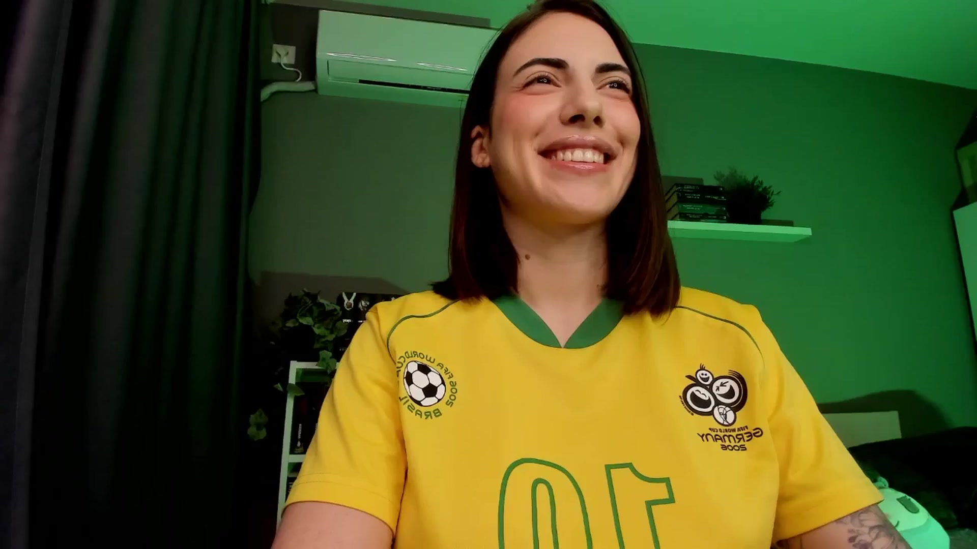 Gallery image thumbnail from BlossomBae's myfreecams stream on, 11/28/2025, 18:19 image 12 of 20