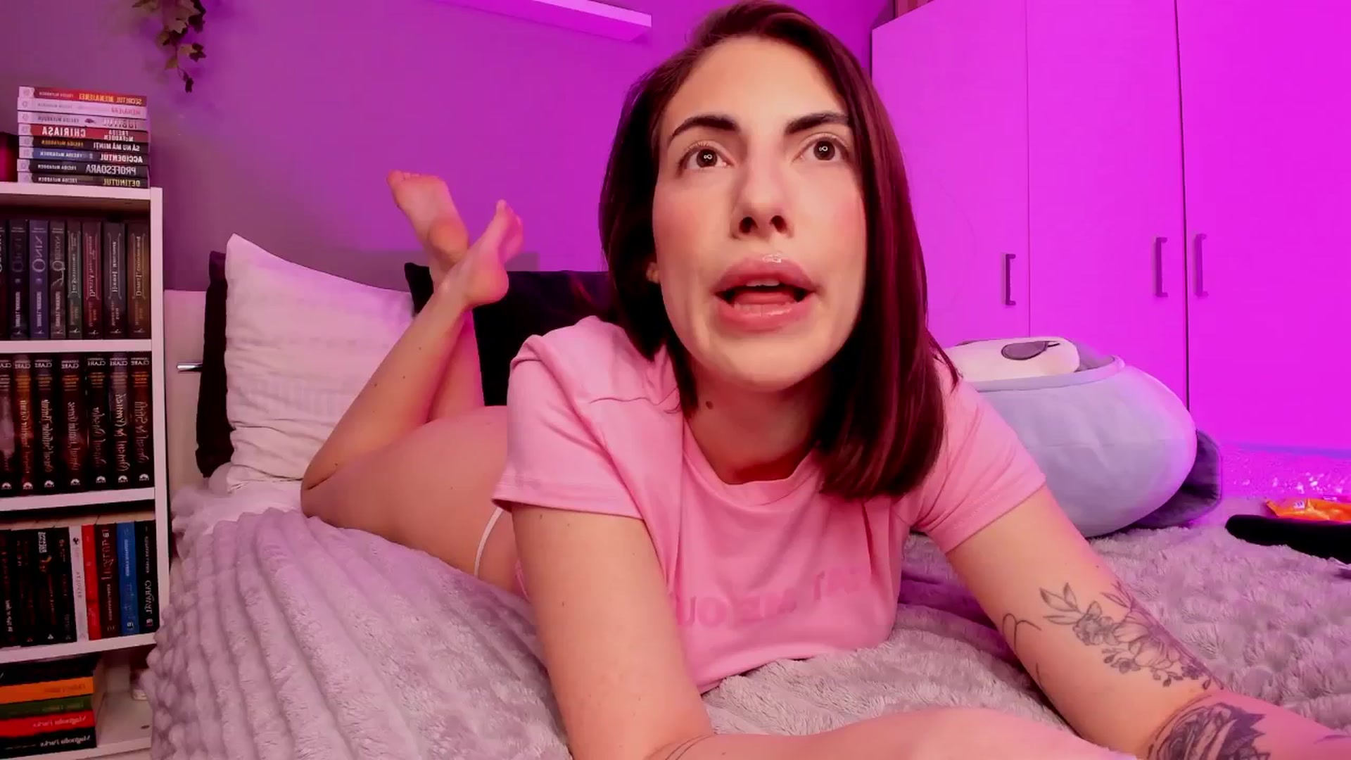 Gallery image thumbnail from BlossomBae's myfreecams stream on, 11/29/2025, 17:33 image 1 of 20