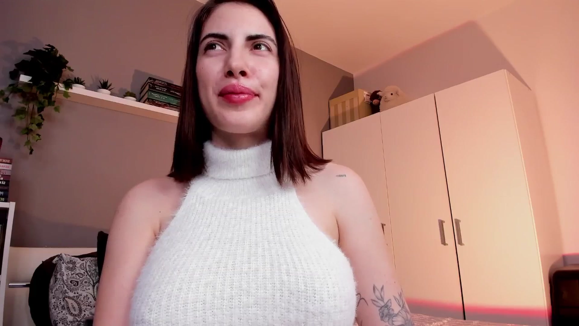 Gallery image thumbnail from BlossomBae's myfreecams stream on, 12/05/2025, 16:25 image 13 of 20