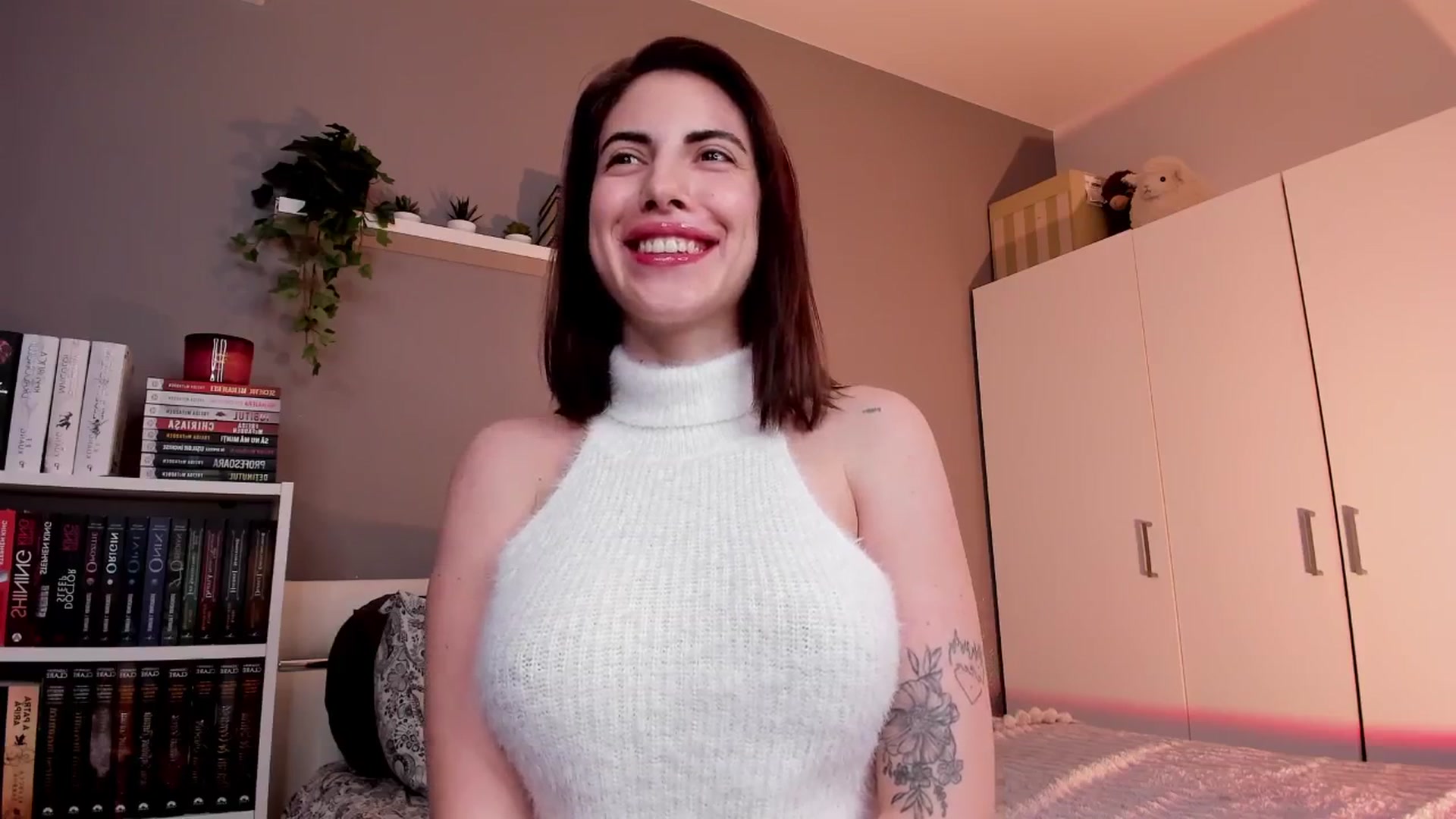 Gallery image thumbnail from BlossomBae's myfreecams stream on, 12/05/2025, 16:25 image 7 of 20