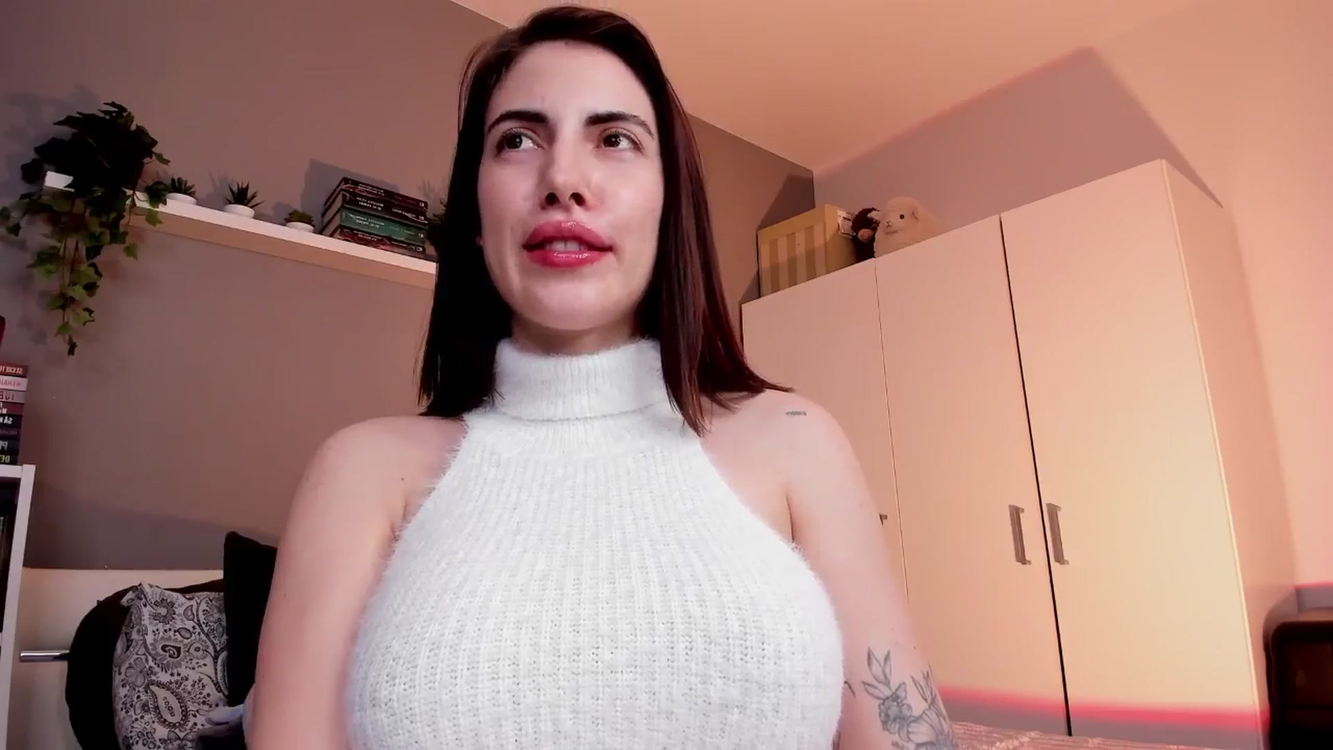 Gallery image thumbnail from BlossomBae's myfreecams stream on, 12/05/2025, 16:25 image 12 of 20