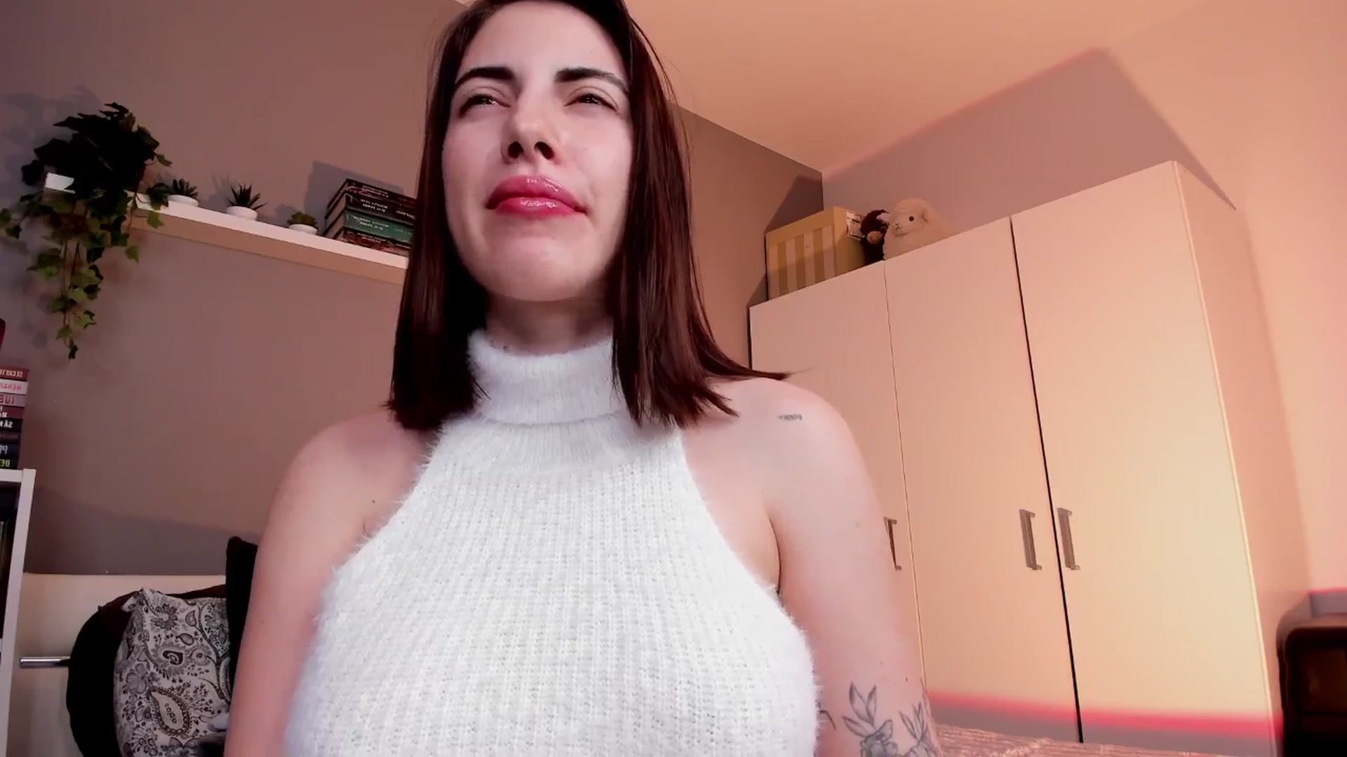 Gallery image thumbnail from BlossomBae's myfreecams stream on, 12/05/2025, 16:25 image 16 of 20