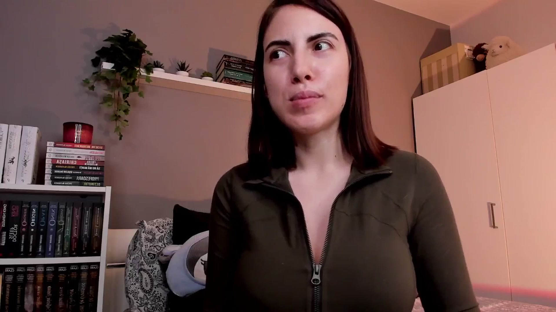 Gallery image thumbnail from BlossomBae's myfreecams stream on, 12/05/2025, 19:21 image 4 of 20