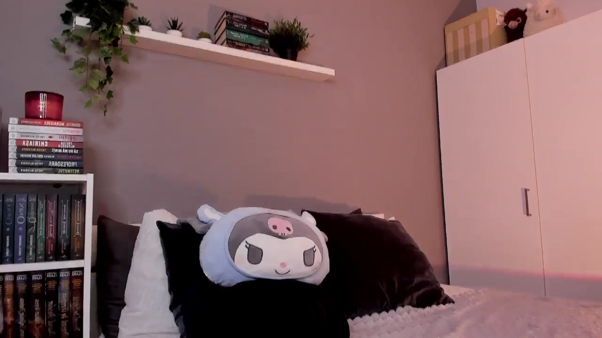 Gallery image thumbnail from BlossomBae's myfreecams stream on, 12/10/2025, 19:36 image 17 of 20