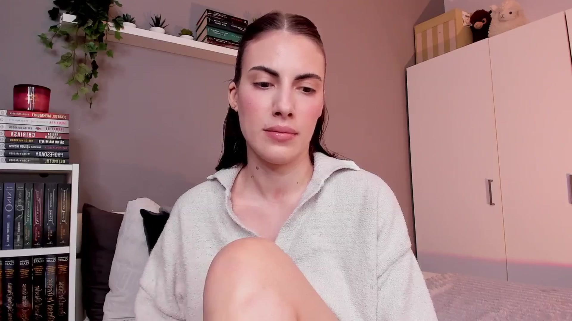 Gallery image thumbnail from BlossomBae's myfreecams stream on, 12/10/2025, 19:36 image 14 of 20