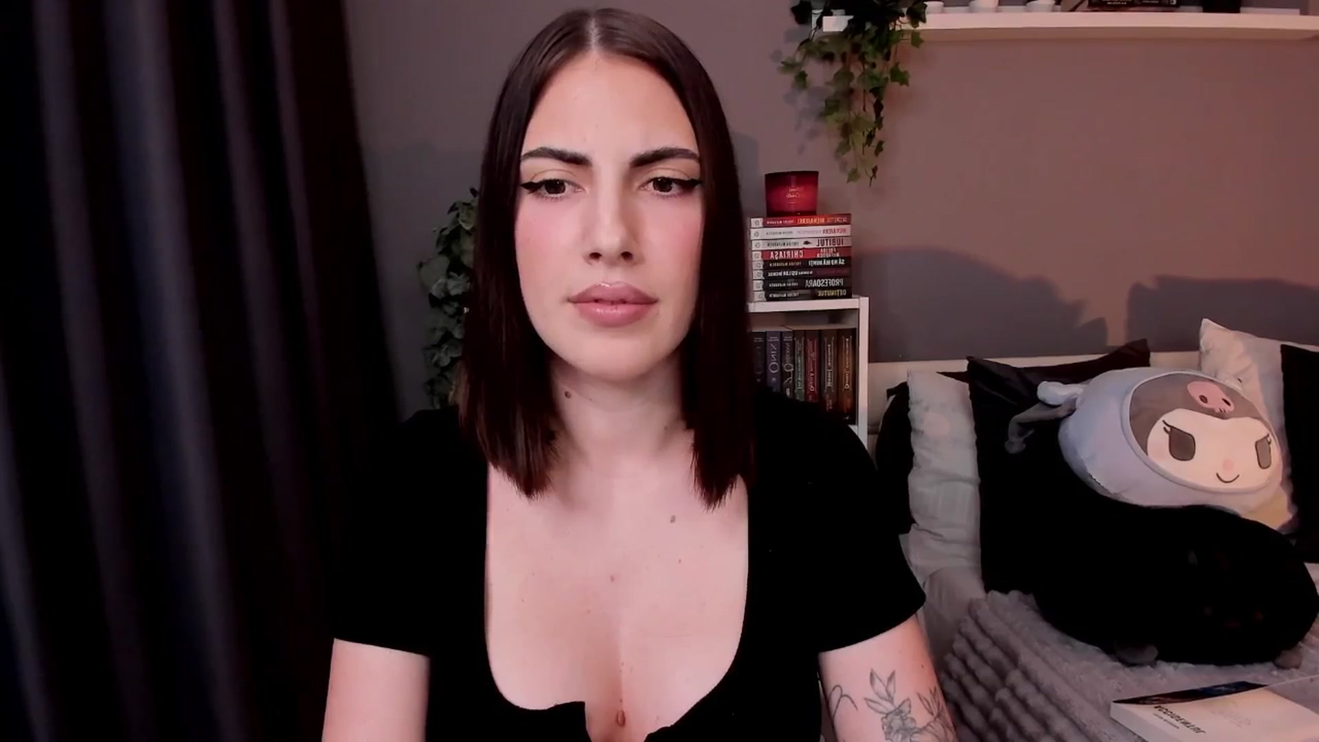 Gallery image thumbnail from BlossomBae's myfreecams stream on, 12/14/2025, 18:12 image 19 of 20