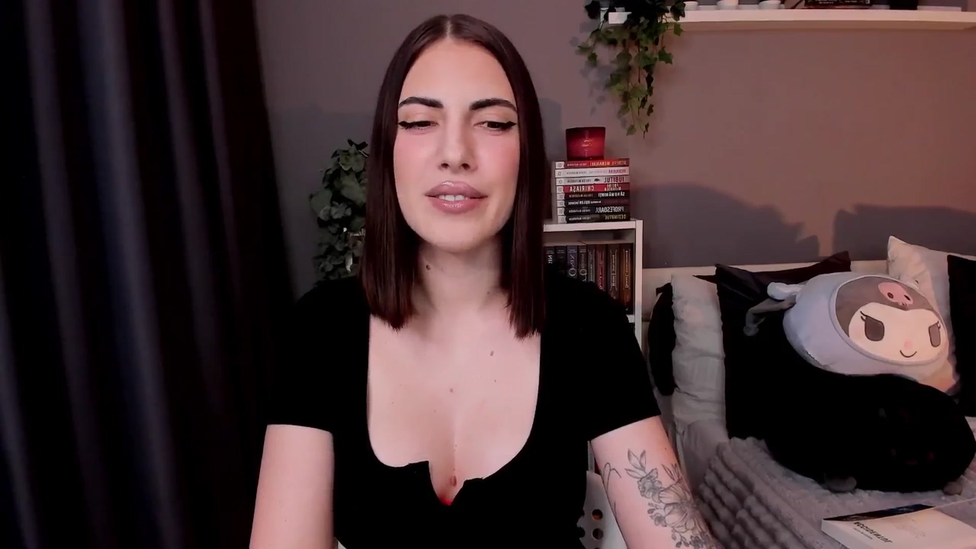 Gallery image thumbnail from BlossomBae's myfreecams stream on, 12/14/2025, 18:12 image 7 of 20