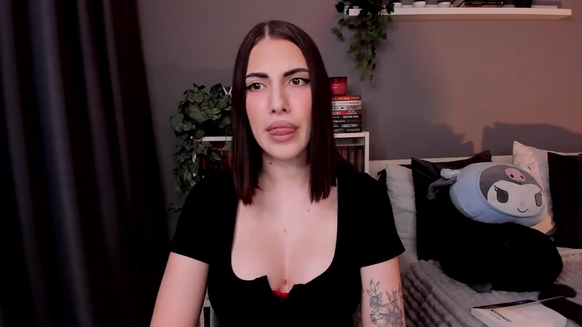 Gallery image thumbnail from BlossomBae's myfreecams stream on, 12/14/2025, 18:12 image 2 of 20