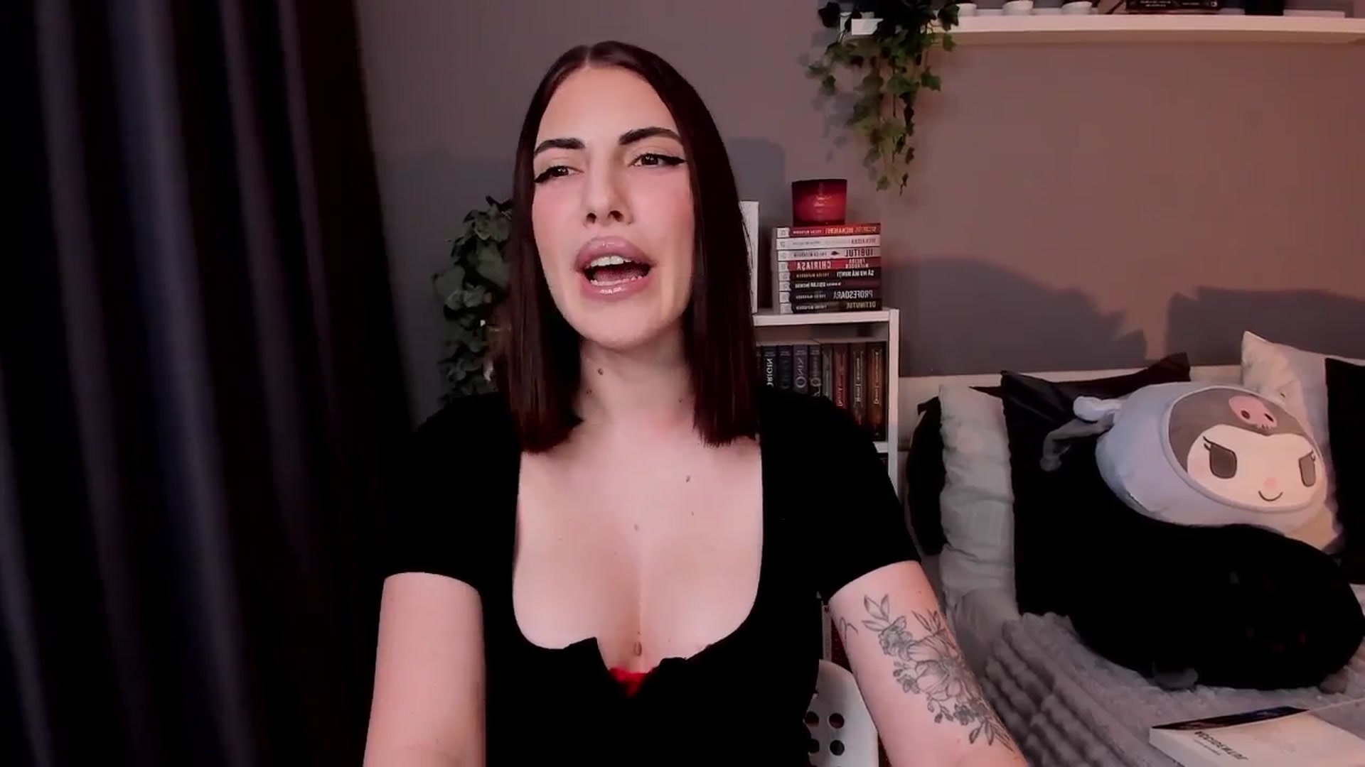 Gallery image thumbnail from BlossomBae's myfreecams stream on, 12/14/2025, 18:12 image 10 of 20