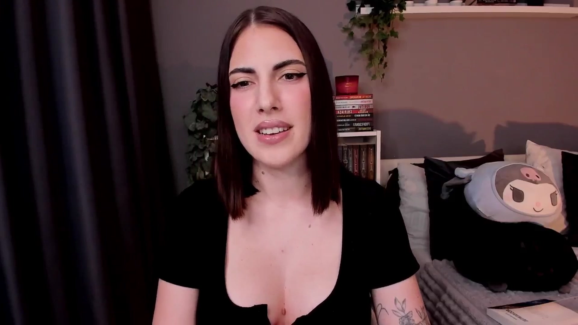 Gallery image thumbnail from BlossomBae's myfreecams stream on, 12/14/2025, 18:12 image 18 of 20
