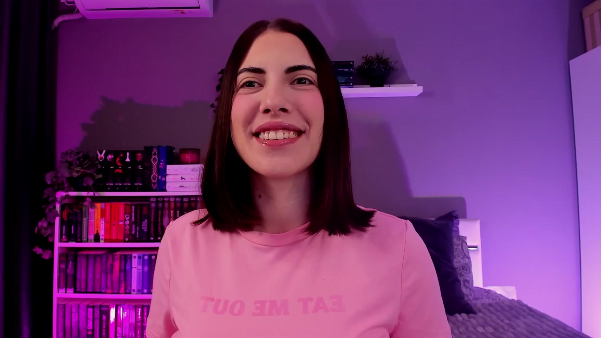 Gallery image thumbnail from BlossomBae's myfreecams stream on, 12/28/2025, 20:01 image 1 of 20