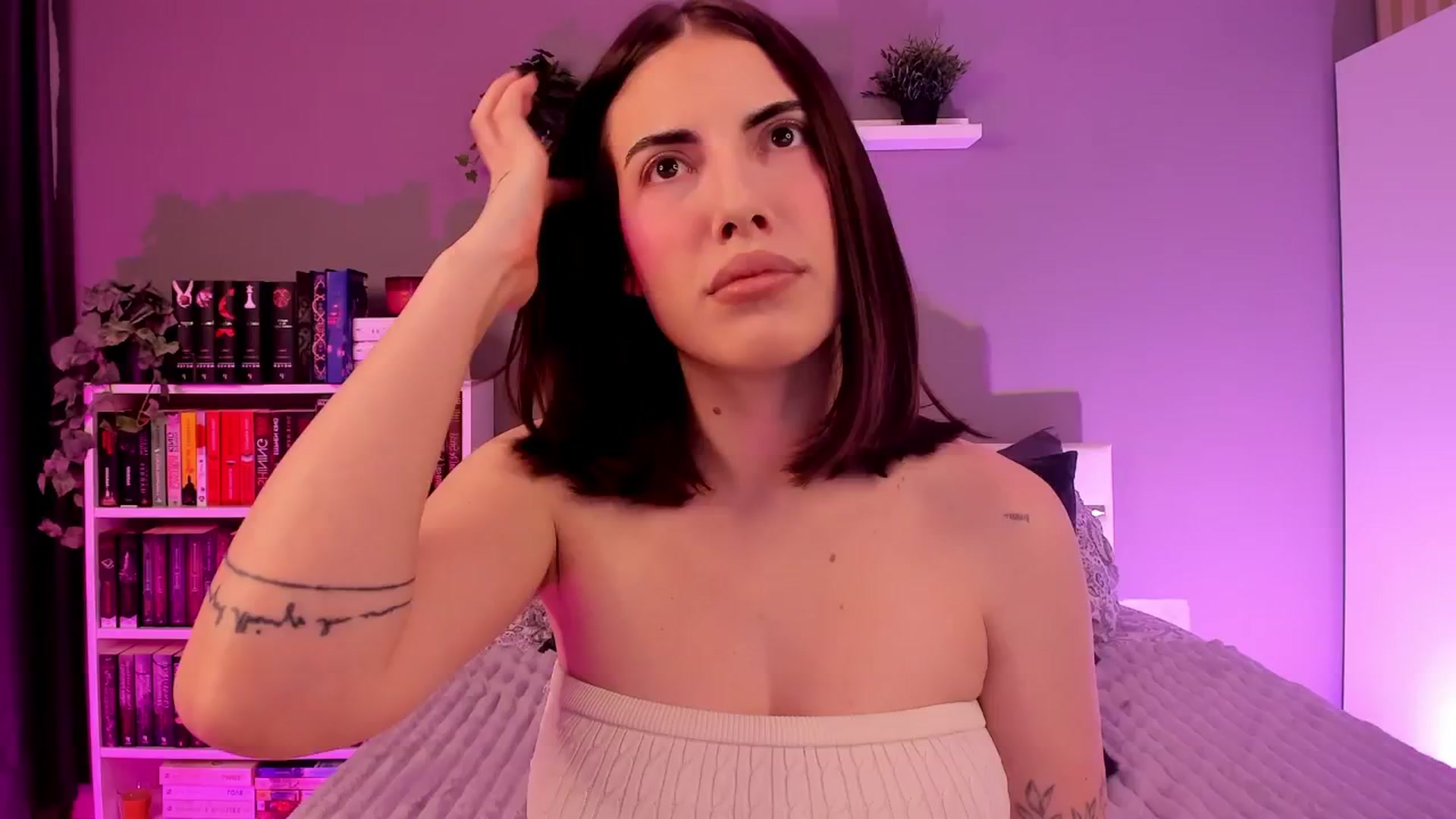 Gallery image thumbnail from BlossomBae's myfreecams stream on, 01/09/2026, 18:04 image 1 of 20