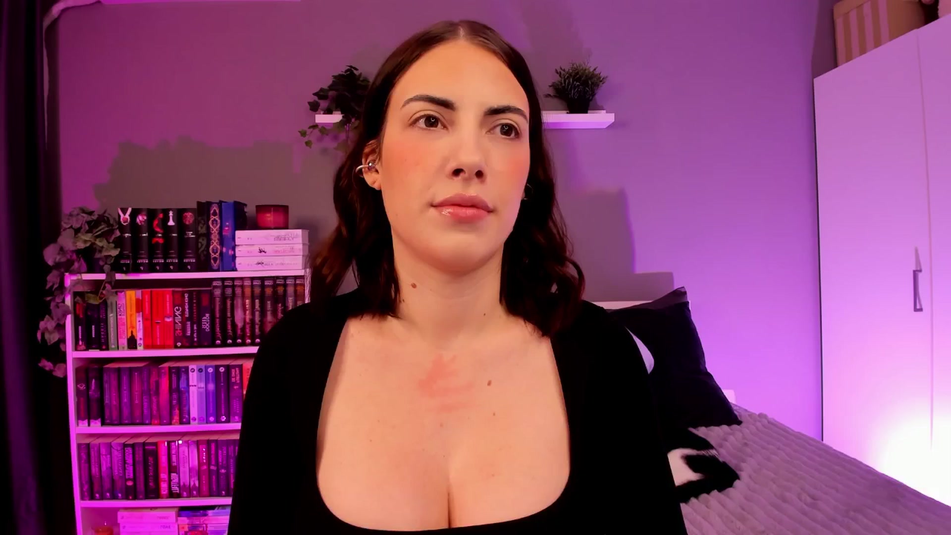 Gallery image thumbnail from BlossomBae's myfreecams stream on, 01/12/2026, 17:32 image 19 of 20