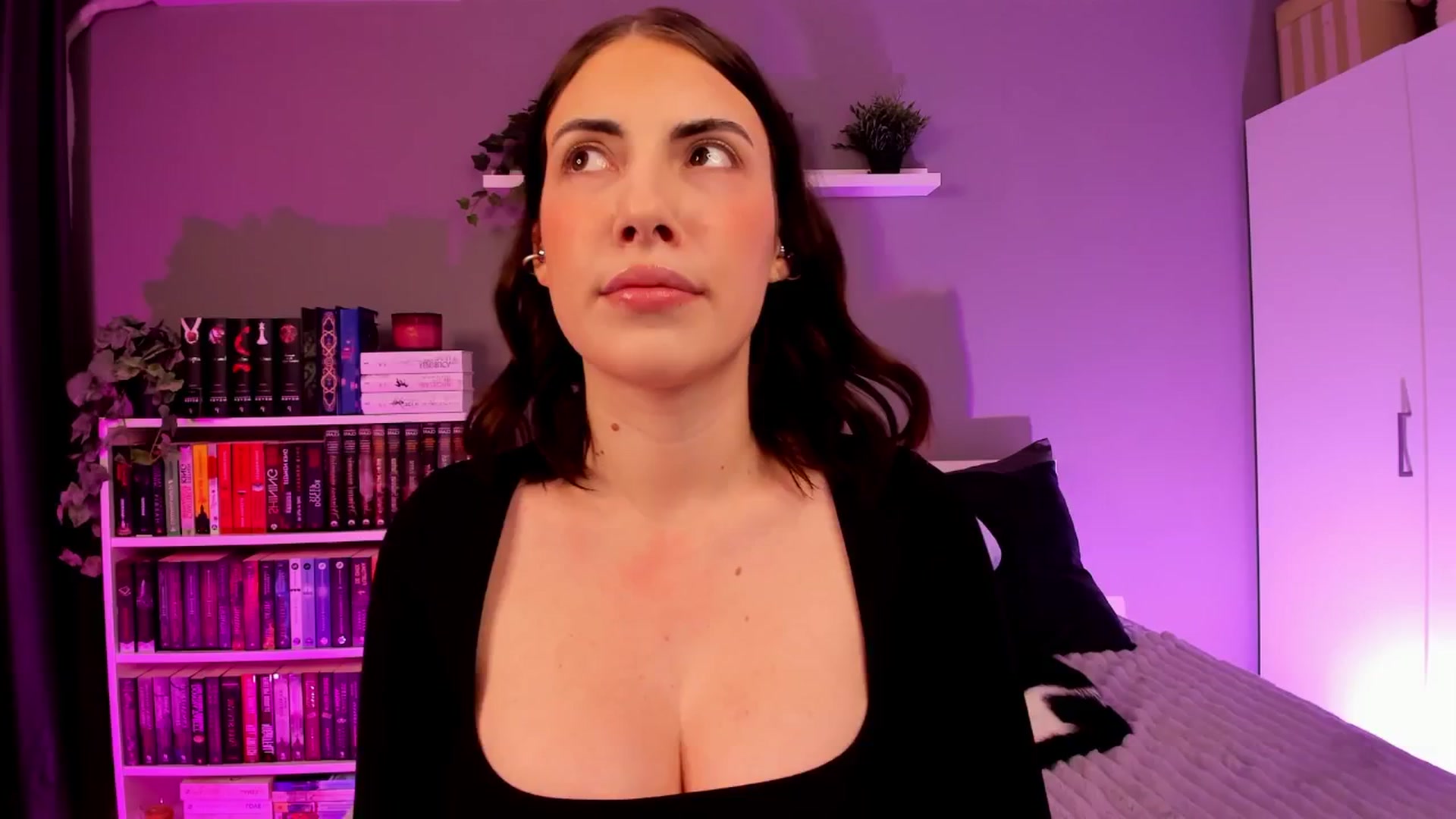 Gallery image thumbnail from BlossomBae's myfreecams stream on, 01/12/2026, 17:32 image 17 of 20