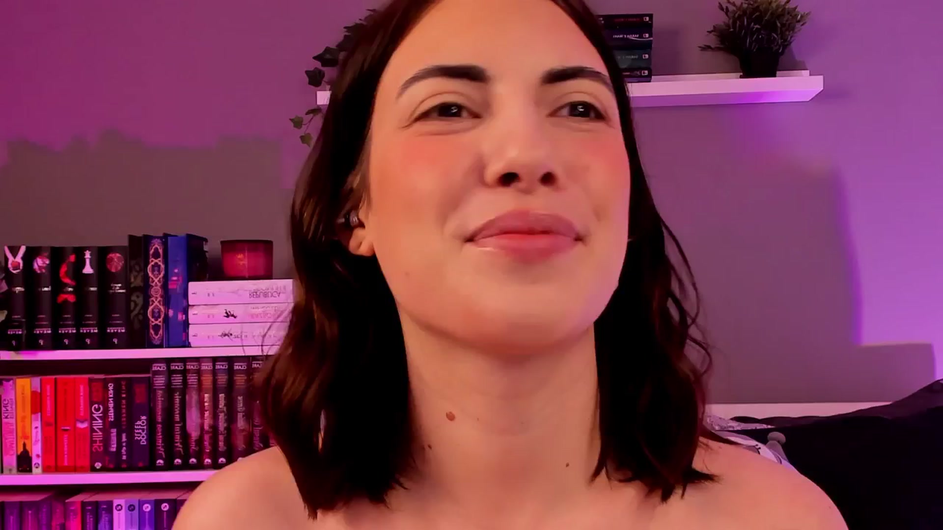 Gallery image thumbnail from BlossomBae's myfreecams stream on, 01/12/2026, 19:48 image 17 of 20