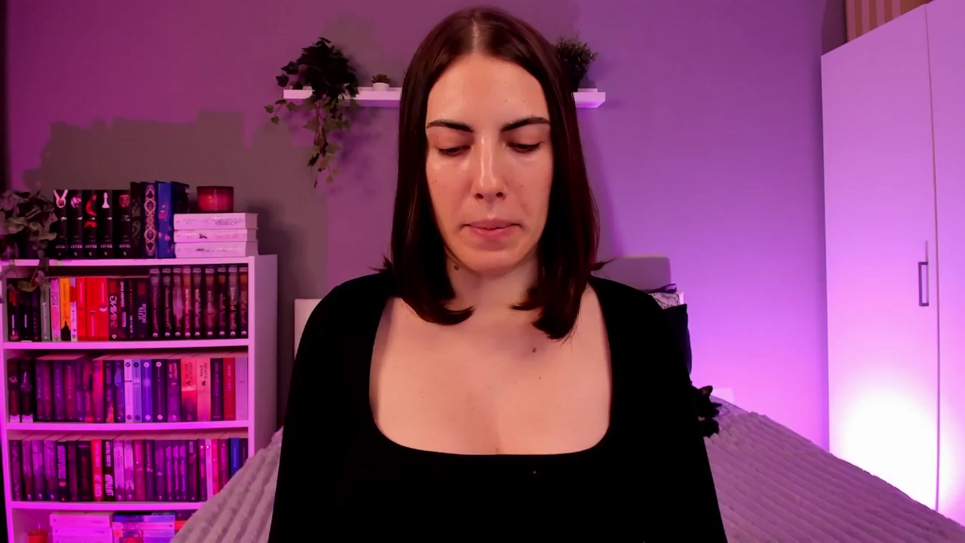 Gallery image thumbnail from BlossomBae's myfreecams stream on, 01/14/2026, 18:01 image 3 of 20