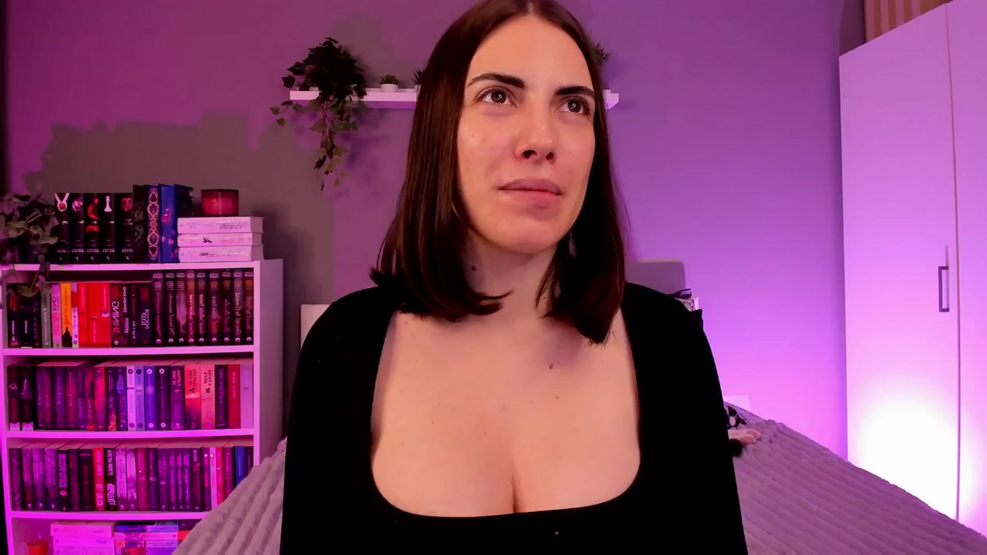 Gallery image thumbnail from BlossomBae's myfreecams stream on, 01/14/2026, 18:01 image 8 of 20