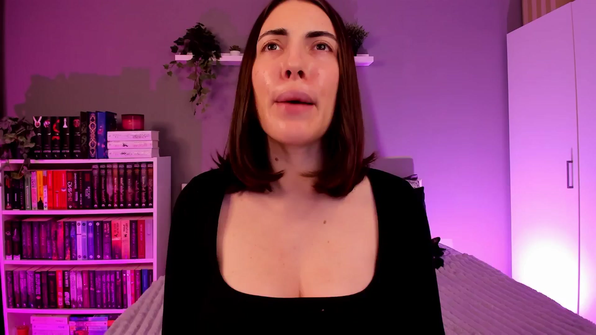 Gallery image thumbnail from BlossomBae's myfreecams stream on, 01/14/2026, 18:01 image 5 of 20
