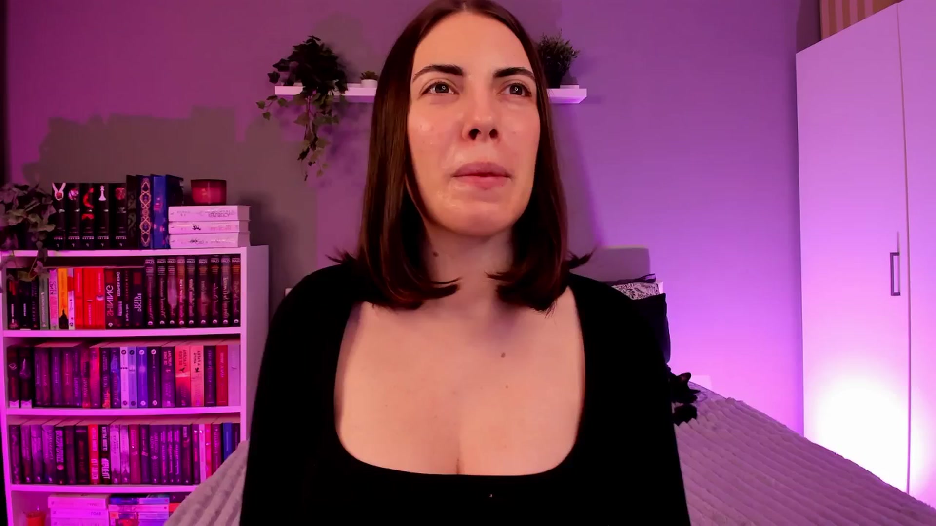 Gallery image thumbnail from BlossomBae's myfreecams stream on, 01/14/2026, 18:01 image 4 of 20