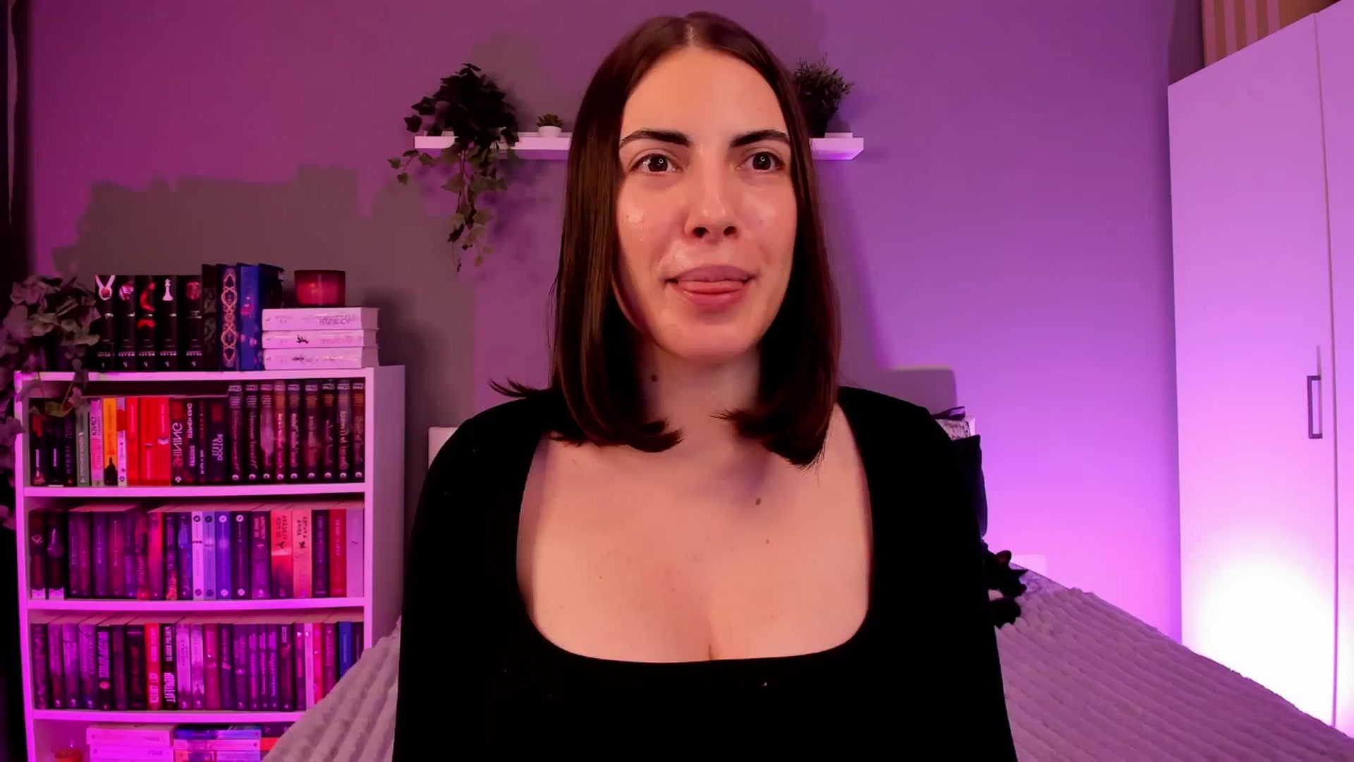 Gallery image thumbnail from BlossomBae's myfreecams stream on, 01/14/2026, 18:01 image 1 of 20
