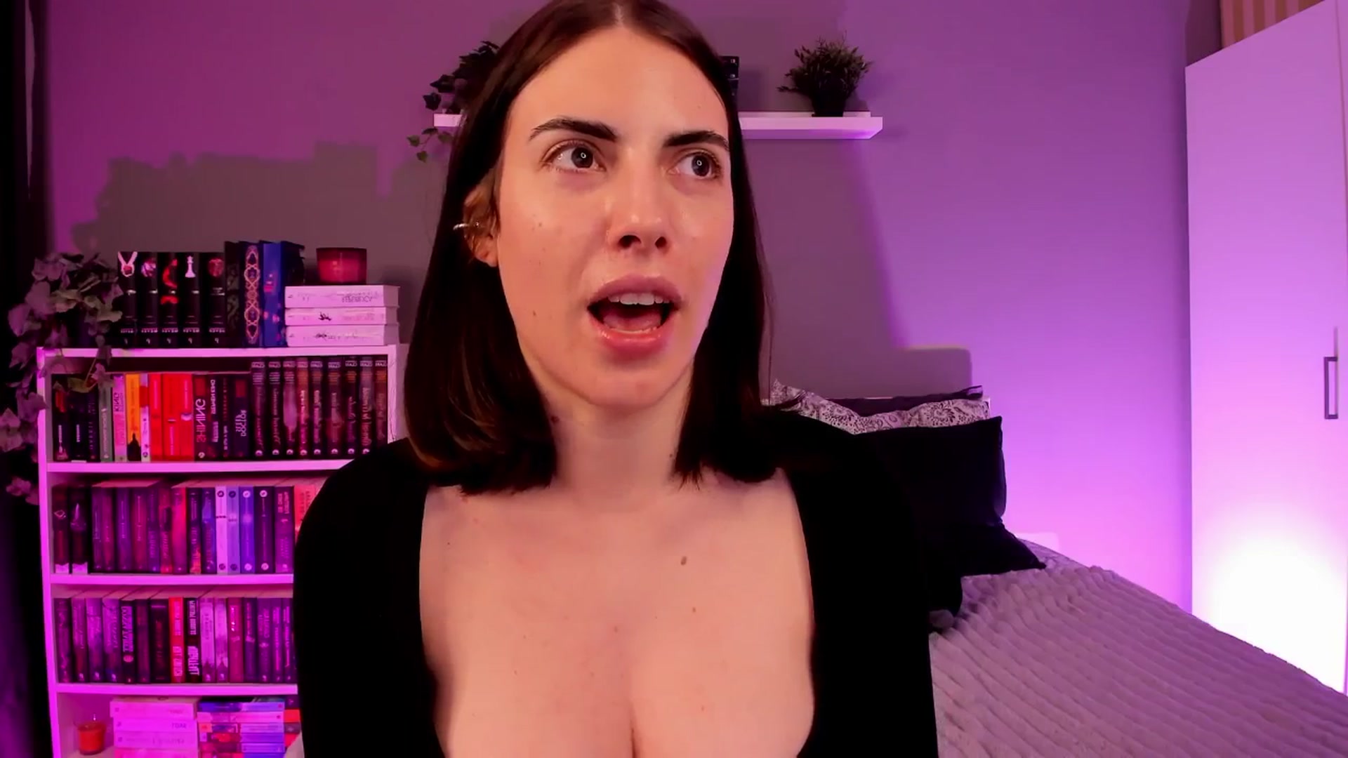 Gallery image thumbnail from BlossomBae's myfreecams stream on, 01/14/2026, 19:32 image 17 of 20