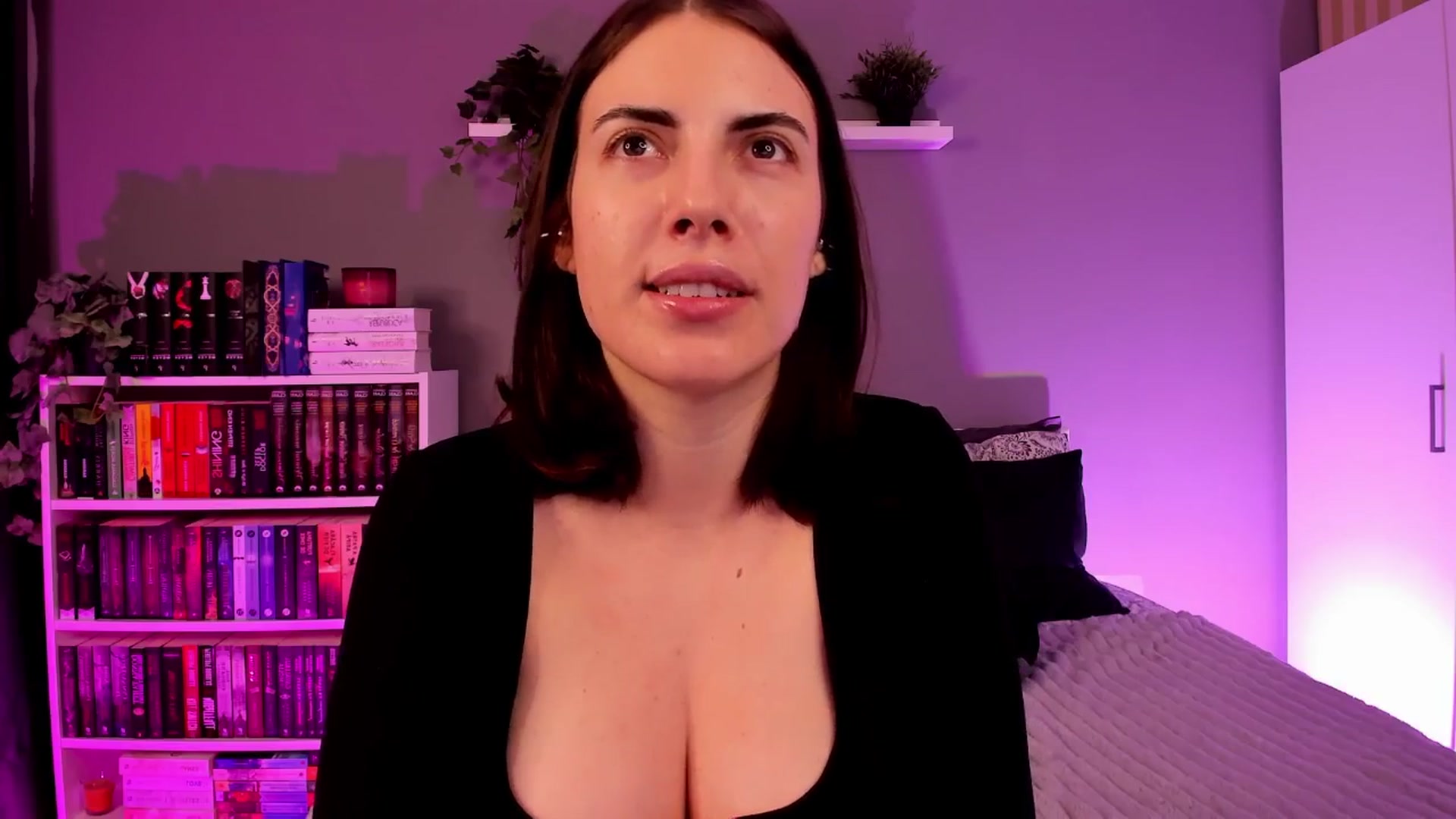 Gallery image thumbnail from BlossomBae's myfreecams stream on, 01/14/2026, 19:32 image 16 of 20