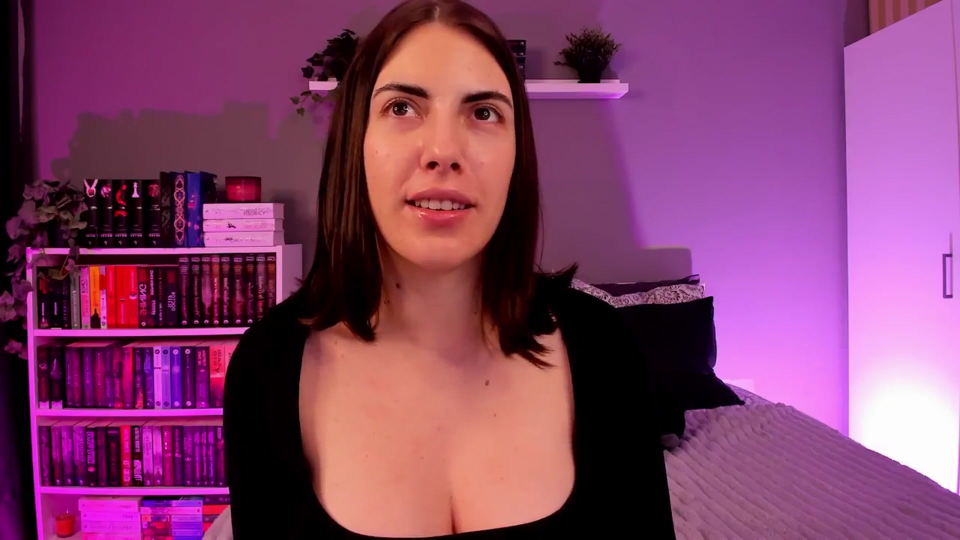 Gallery image thumbnail from BlossomBae's myfreecams stream on, 01/14/2026, 19:32 image 14 of 20