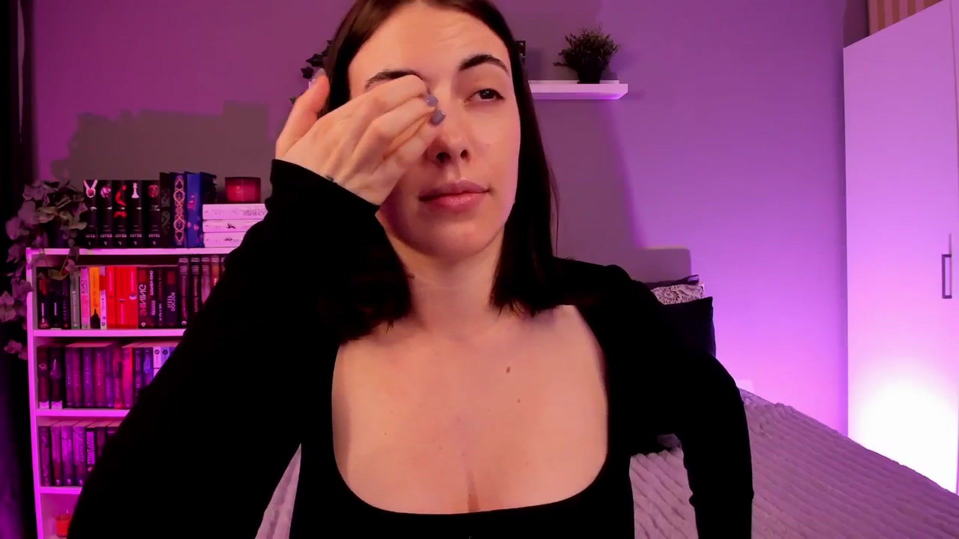 Gallery image thumbnail from BlossomBae's myfreecams stream on, 01/14/2026, 19:32 image 18 of 20