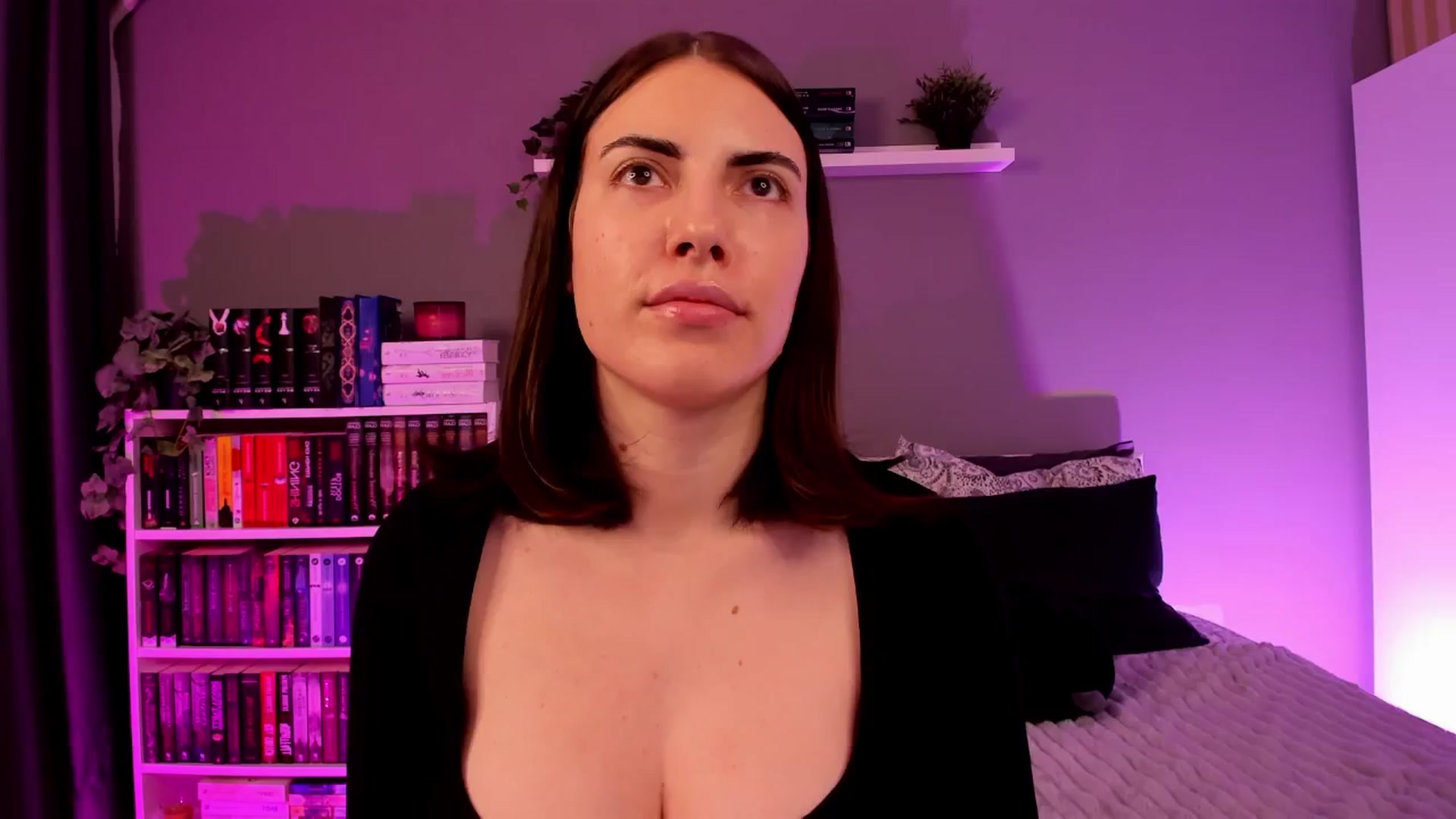 Gallery image thumbnail from BlossomBae's myfreecams stream on, 01/14/2026, 20:23 image 16 of 20