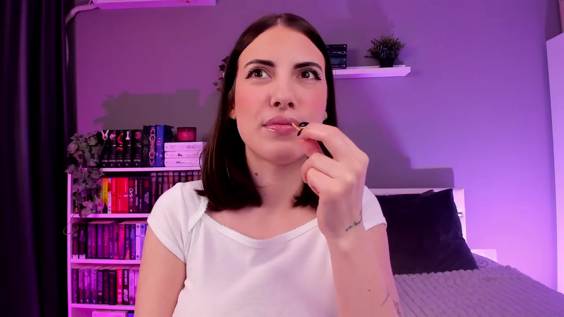 Gallery image thumbnail from BlossomBae's myfreecams stream on, 01/23/2026, 19:43 image 1 of 20