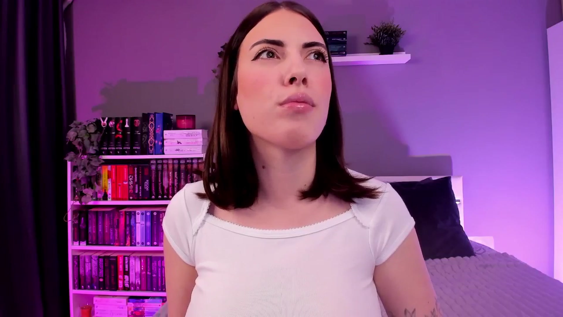 Gallery image thumbnail from BlossomBae's myfreecams stream on, 01/23/2026, 19:43 image 2 of 20