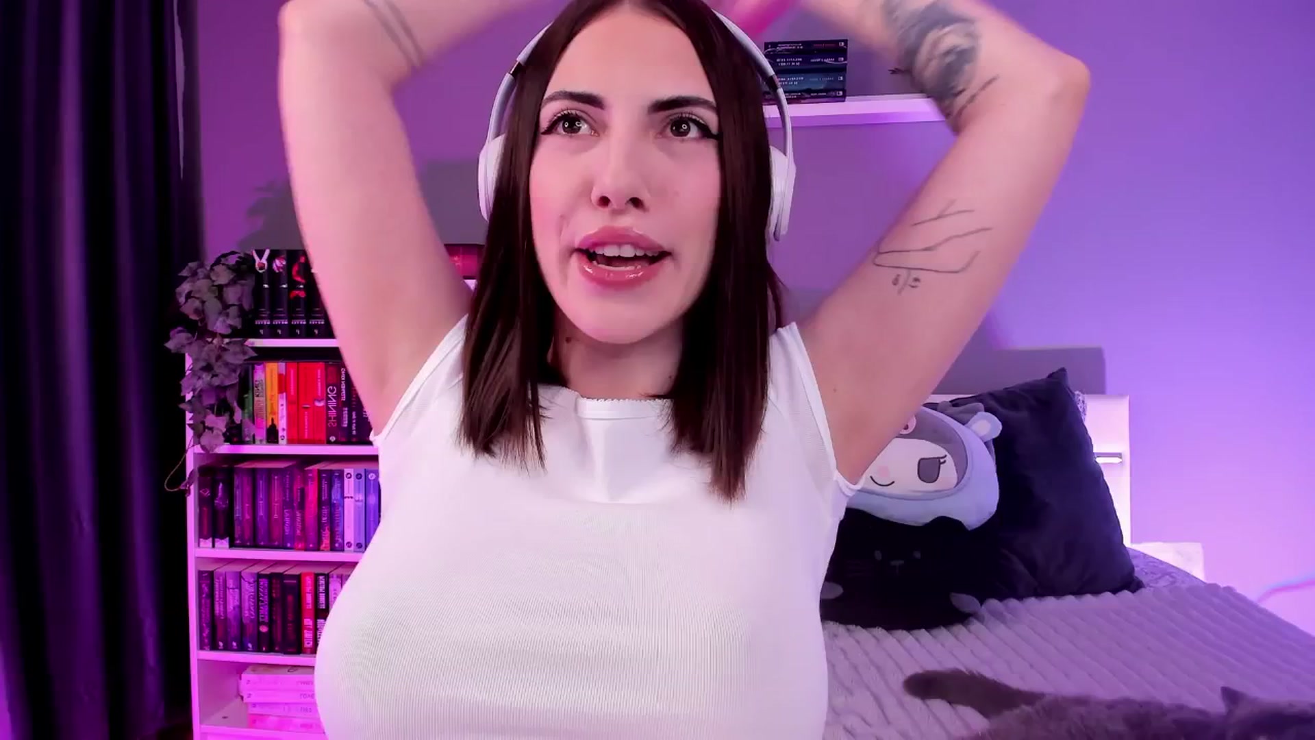 Gallery image thumbnail from BlossomBae's myfreecams stream on, 01/25/2026, 20:36 image 1 of 20