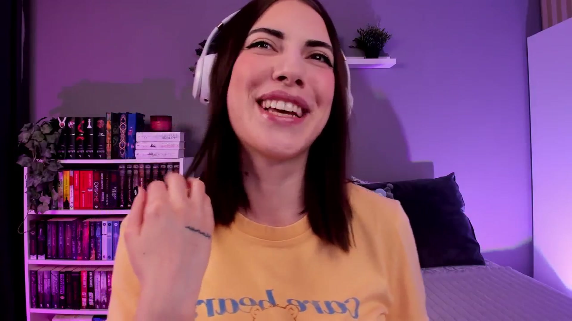 Gallery image thumbnail from BlossomBae's myfreecams stream on, 01/26/2026, 18:30 image 7 of 20