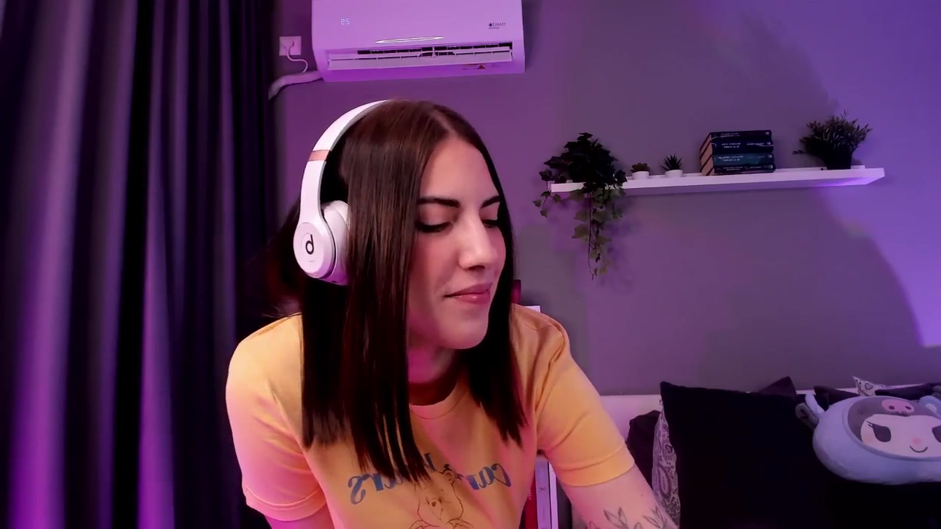 Gallery image thumbnail from BlossomBae's myfreecams stream on, 01/26/2026, 18:30 image 3 of 20