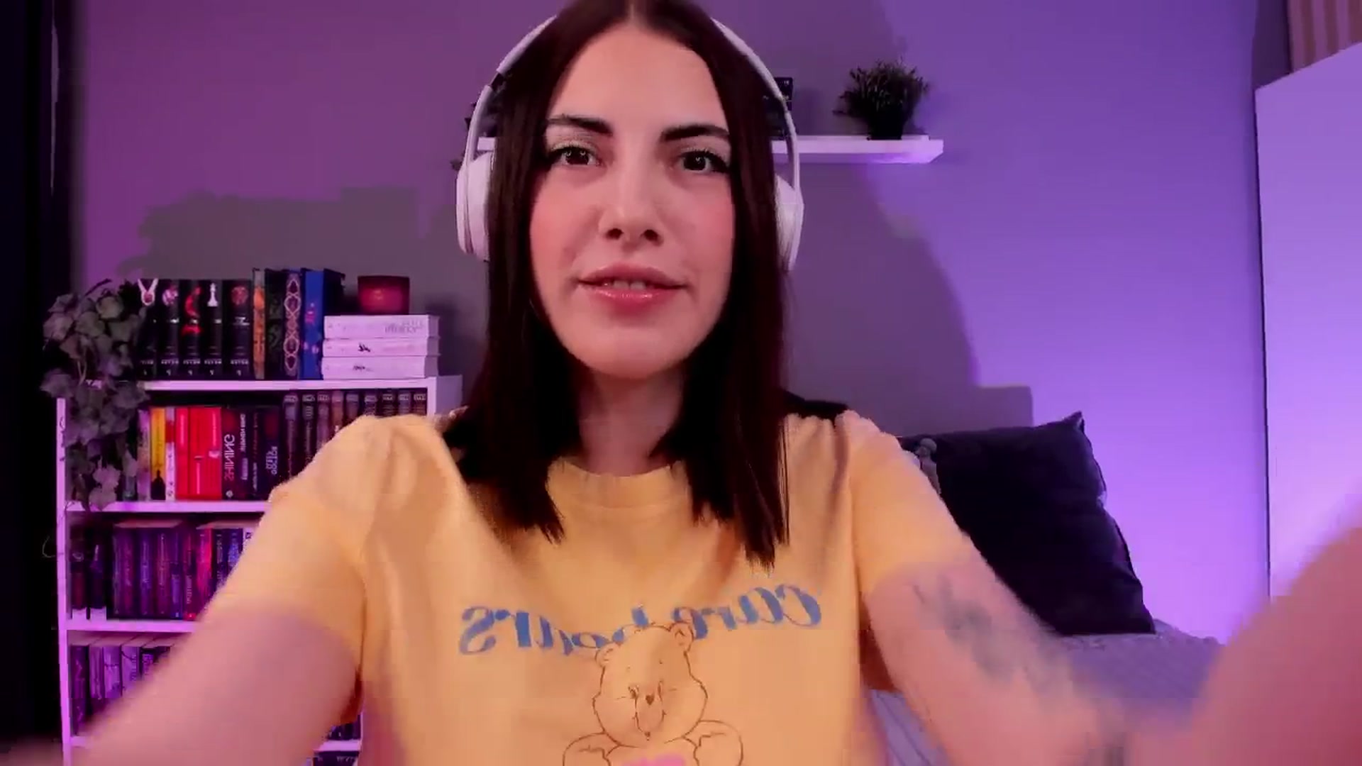 Gallery image thumbnail from BlossomBae's myfreecams stream on, 01/26/2026, 18:30 image 5 of 20