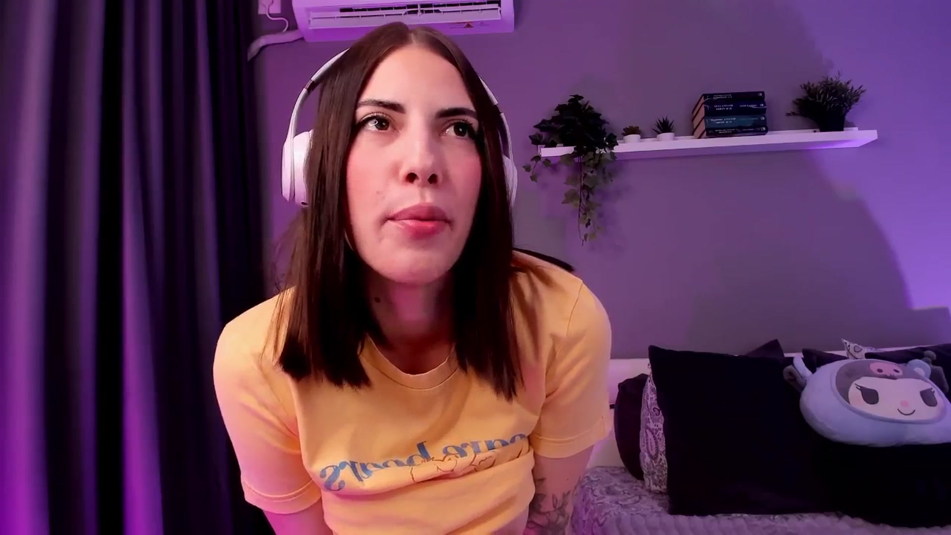 Gallery image thumbnail from BlossomBae's myfreecams stream on, 01/26/2026, 18:30 image 14 of 20