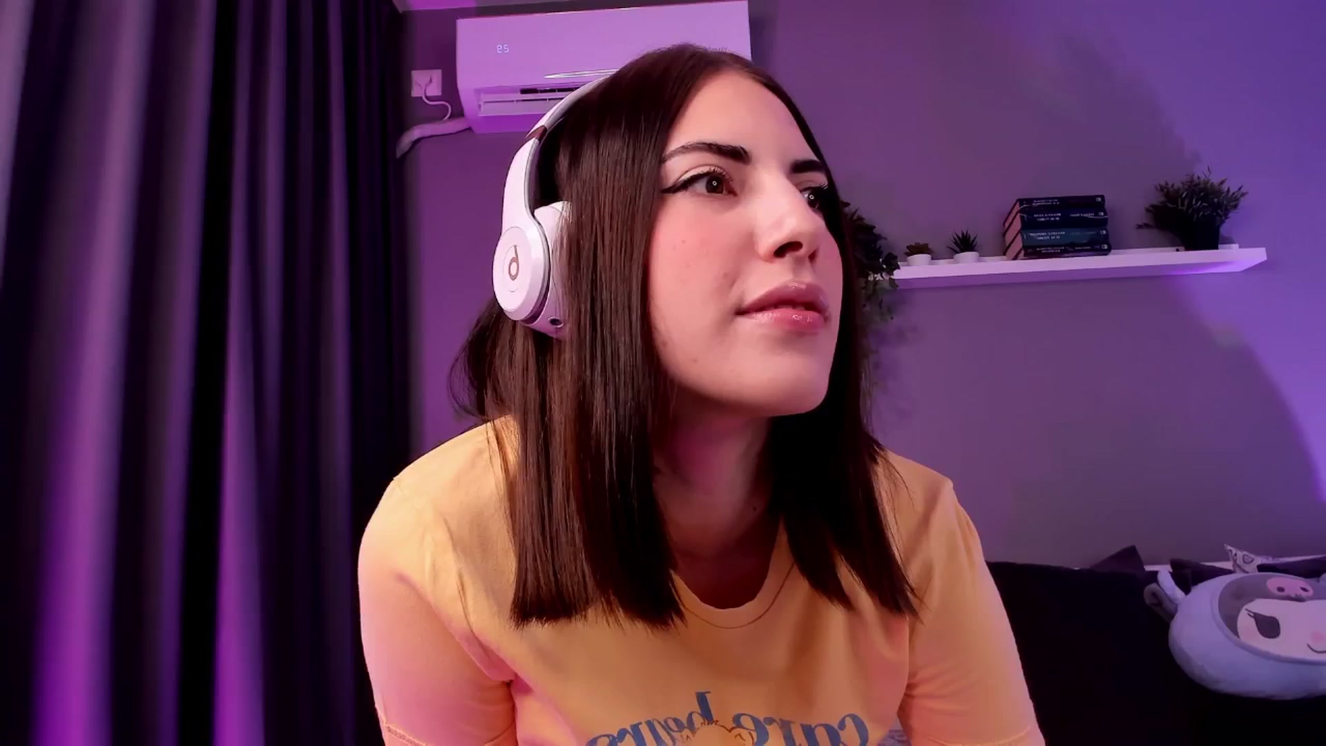 Gallery image thumbnail from BlossomBae's myfreecams stream on, 01/26/2026, 18:30 image 1 of 20