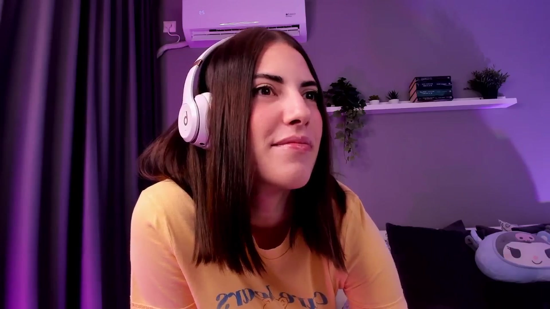Gallery image thumbnail from BlossomBae's myfreecams stream on, 01/26/2026, 18:30 image 4 of 20